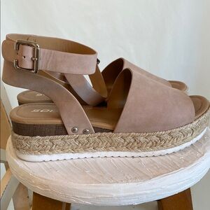 Soda Women's Tan Espadrille Sandals